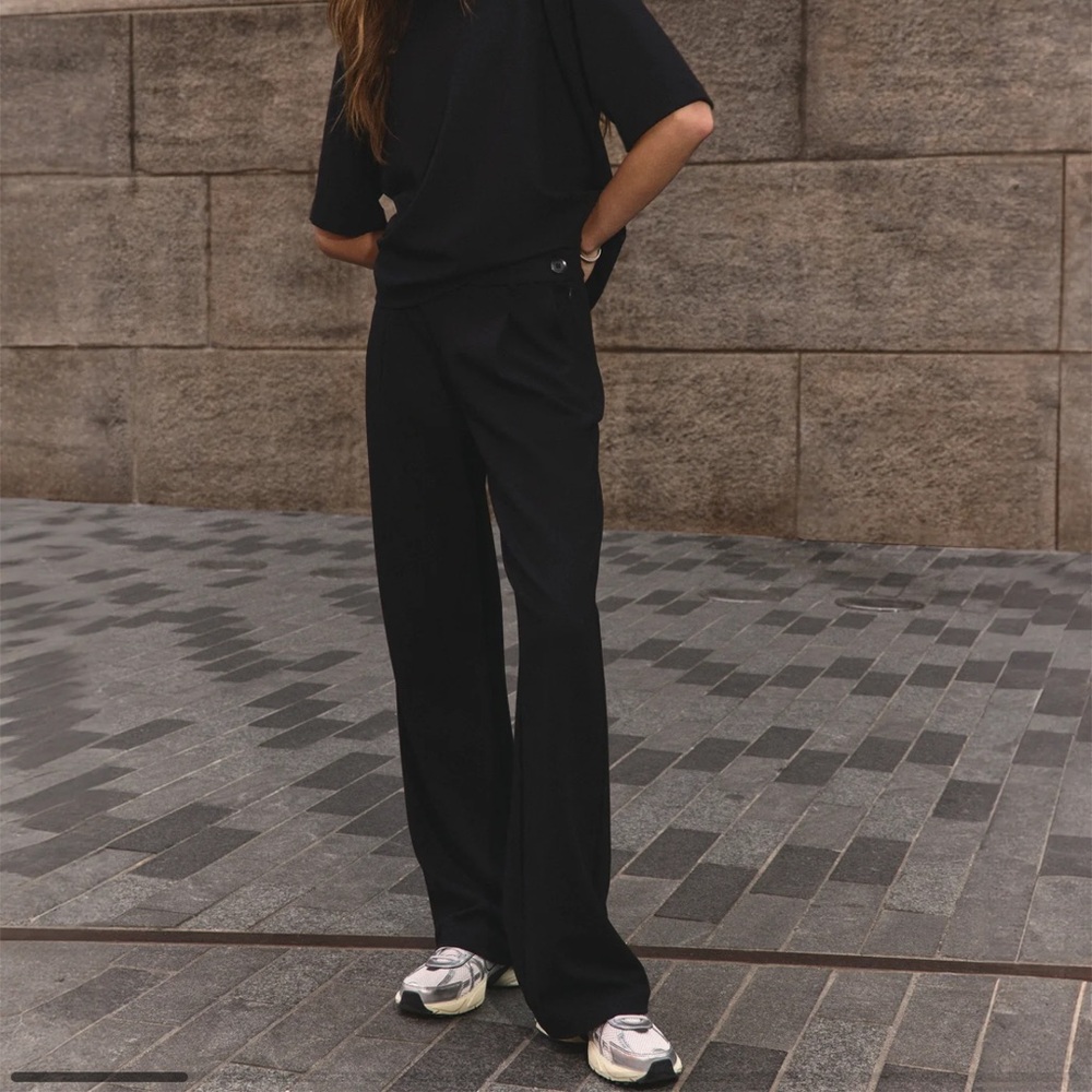NWT Vuori Maven WideLeg Pants, Black, Medium